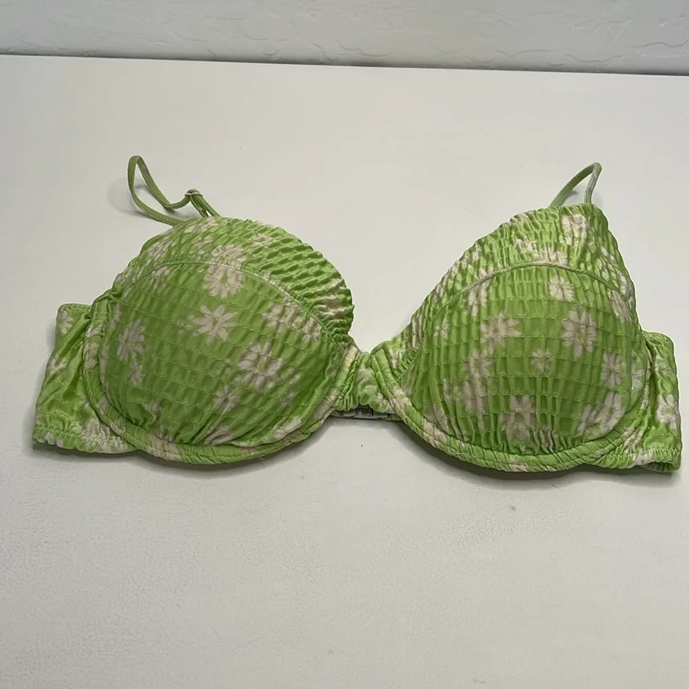 Triangl Saria Spring floral green ruched bikini top size Small ++